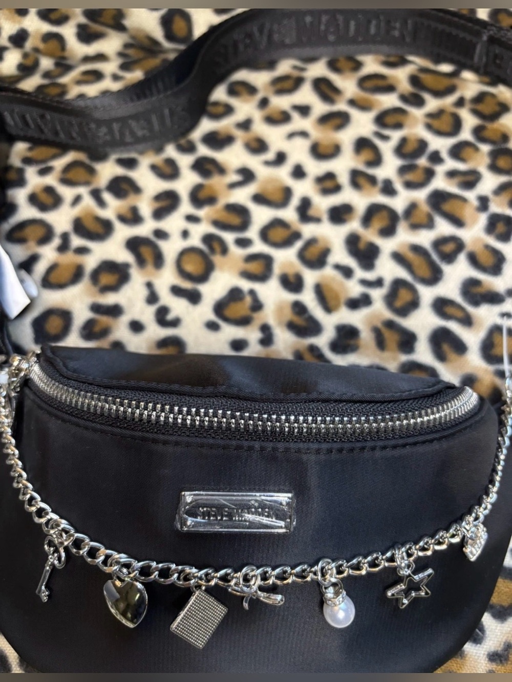 Steve Madden Fanny Pack Black w/Silver decorative bag chain New/been stored💜 - Picture 9 of 12